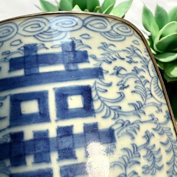 Vintage Chinese Blue & White Porcelain Metal DOUBLE HAPPINESS 6"x5"x2.5" Box - Picture 4 of 12